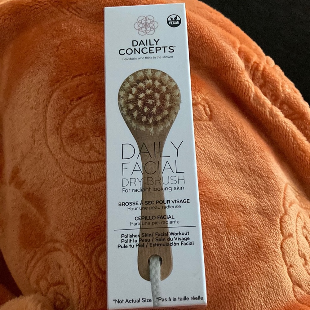 Daily Concepts Daily Facial Drybrush